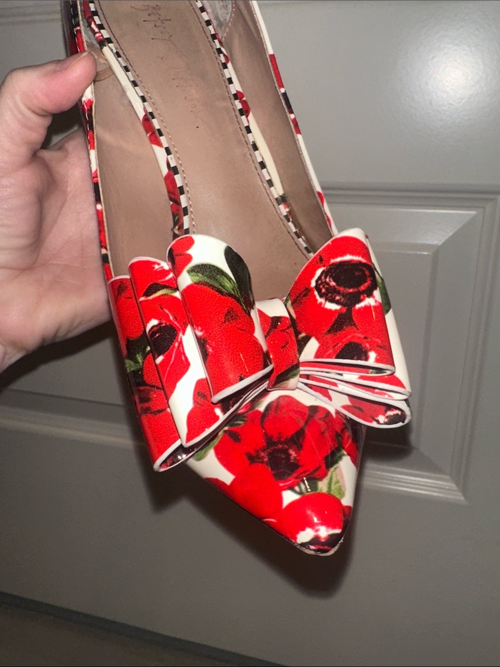 GUC Betsey Johnson Brand Red Rose Floral Bow Pointed-Toe High Heels White Flower - Picture 11 of 16